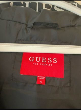 Chaleco Guess Negro Plumas