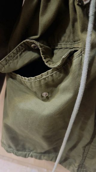 Parka verde militar con capucha