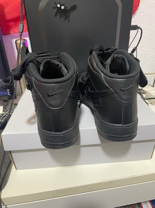 Nike Air Force 1 Negras