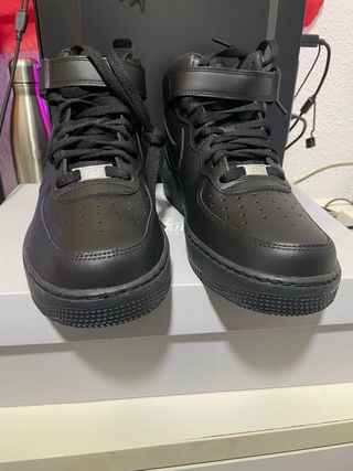 Nike Air Force 1 Negras