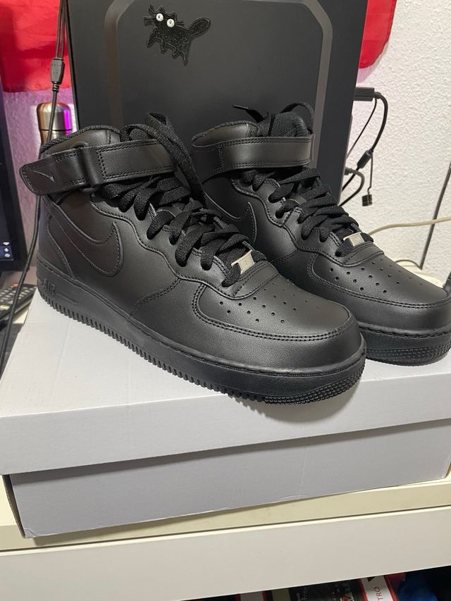 Nike Air Force 1 Negras
