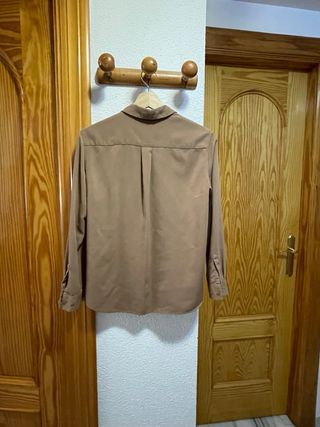 Blusa basica de Uniqlo