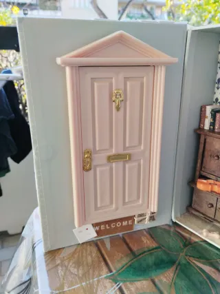 Scatola libro casa delle bambole.