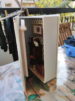 Scatola libro casa delle bambole.