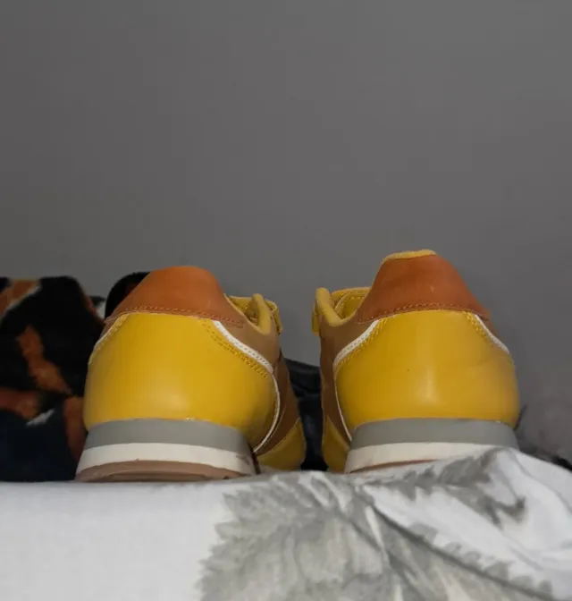 Tenis Unisex Amarillos