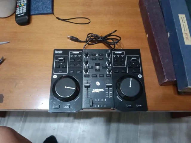 Mesa de mezclas Hercules DJControl Instinct