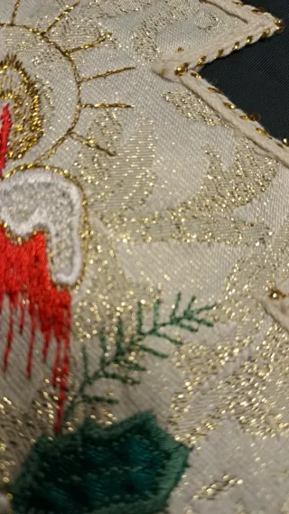 Tovaglia natalizia blu con decorazioni oro