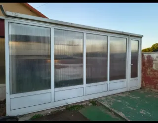 Portal aluminio policarbonato