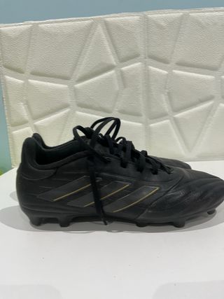 Botas de fútbol Adidas negras