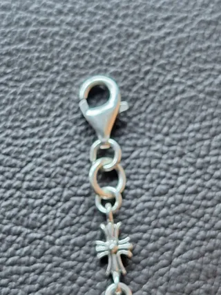 Pulsera de Plata Calaveras y Cruzes,muy detallada.