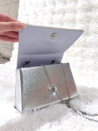 Bolso de Fiesta Plateado con Brillantes y Cadena