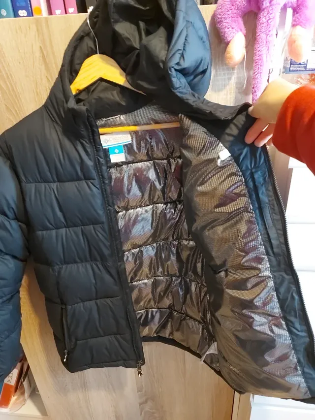 Cazadora de plumas Columbia negra