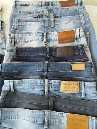Lote 21 pantalones vaqueros distintas marcas, 42.