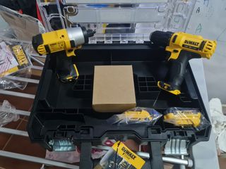 Kit DEWALT DCK211D2T-QW. Taladro percutor + Atorni