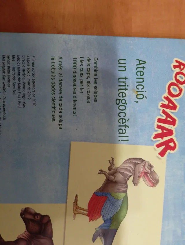 Libro juego de dinosaurios para niños