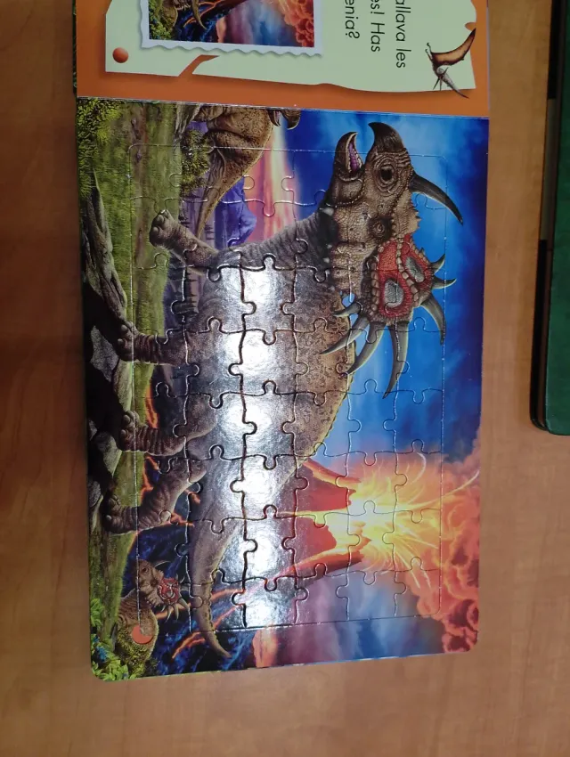 Libro juego de dinosaurios para niños