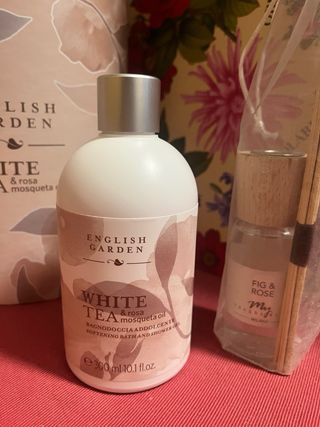 Set Benessere con bagnoschiuma, spugna e diffusore