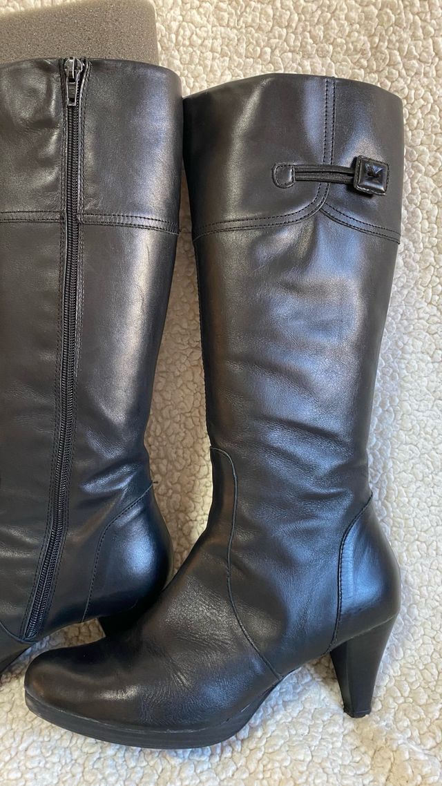 Botas caña alta piel Patricia Miller T40