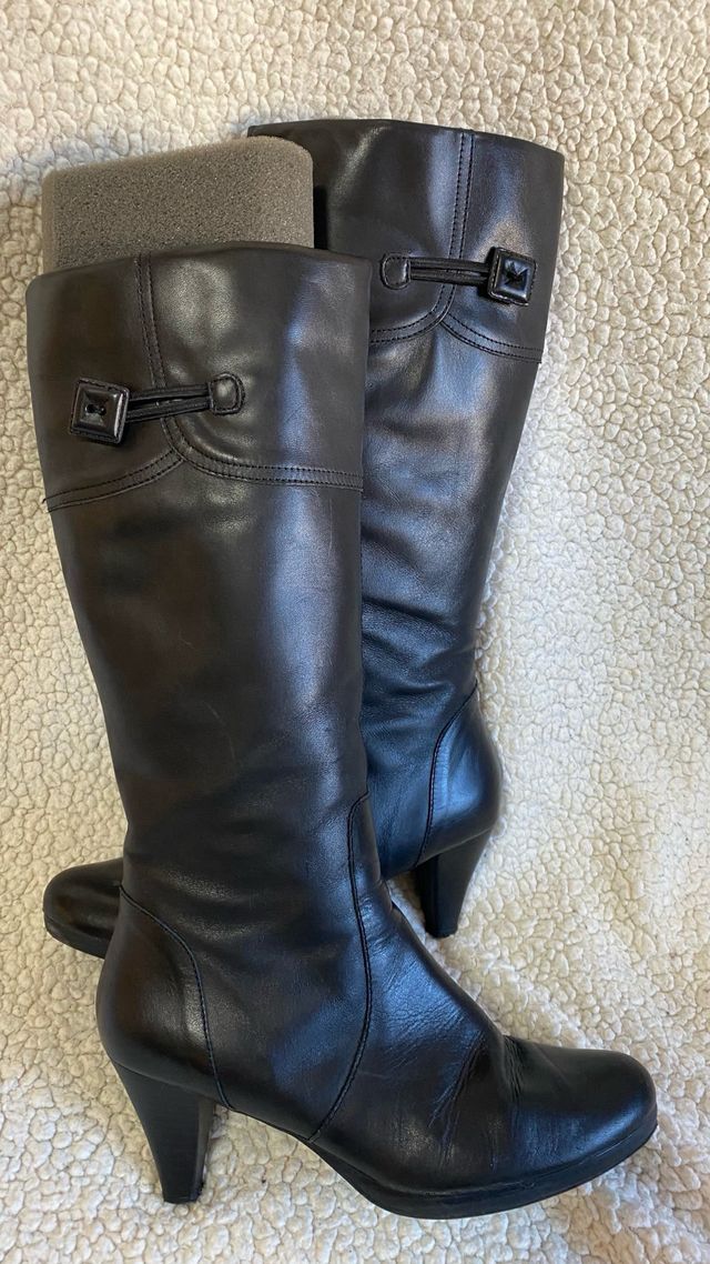 Botas caña alta piel Patricia Miller T40