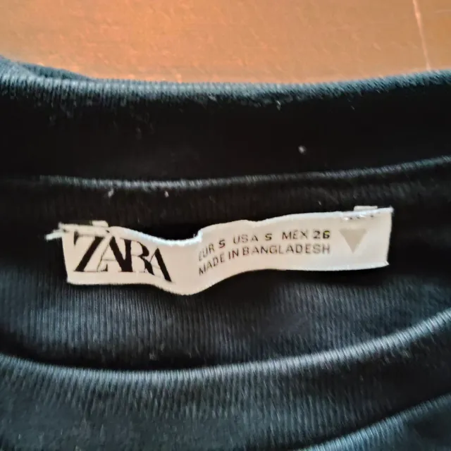 Camiseta Zara Negra Manga Corta