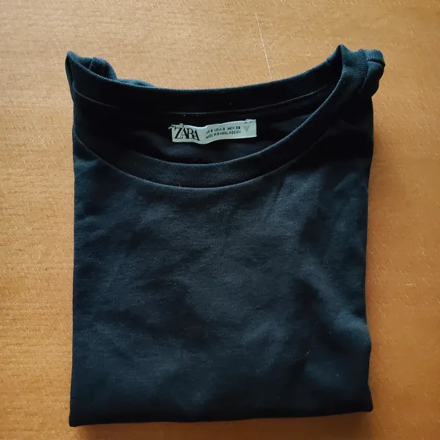 Camiseta Zara Negra Manga Corta