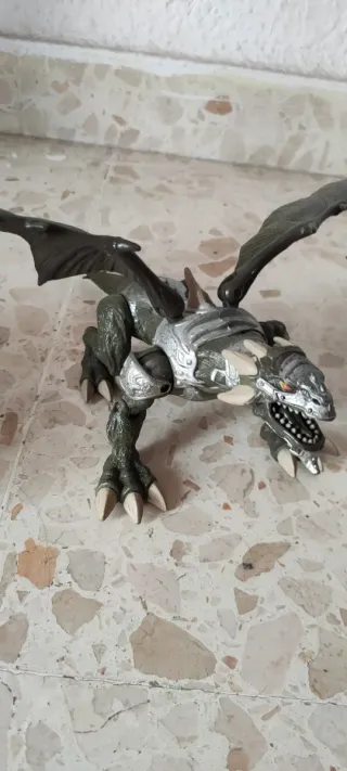 Dragones y lotes juguete