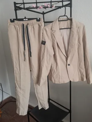 Conjunto sport beige talla L