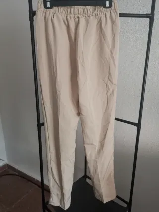 Conjunto sport beige talla L