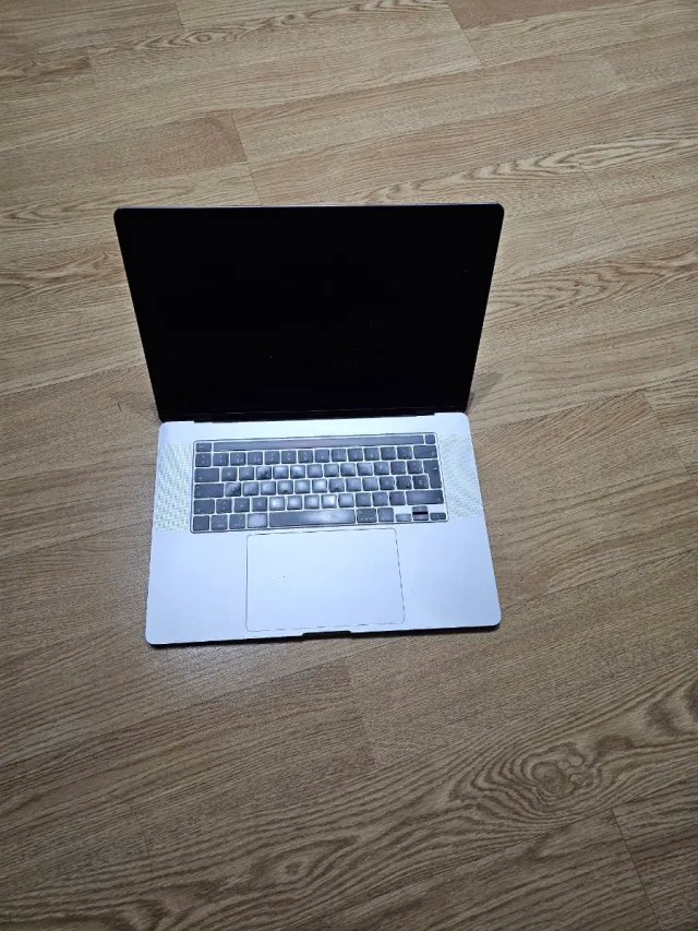 Macbook Pro 16
