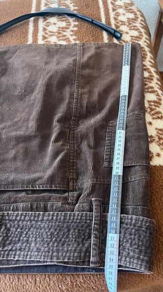 Falda marrón pana con cinturón