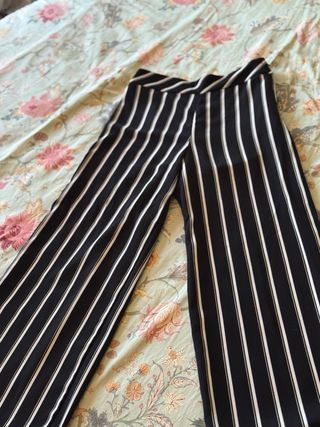 Pantalón de traje rayas blanco y negro