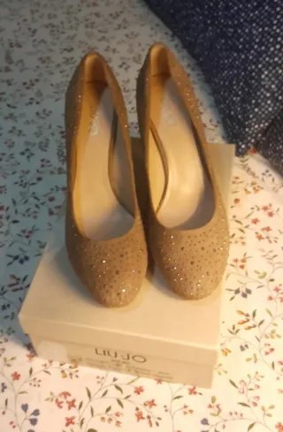 Zapatos Liu Jo Tacón Alto Beige y Dorado