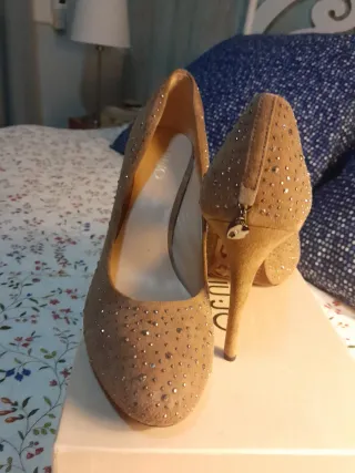 Zapatos Liu Jo Tacón Alto Beige y Dorado