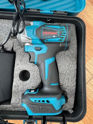 Pistola de impacto 1000 N con baterías