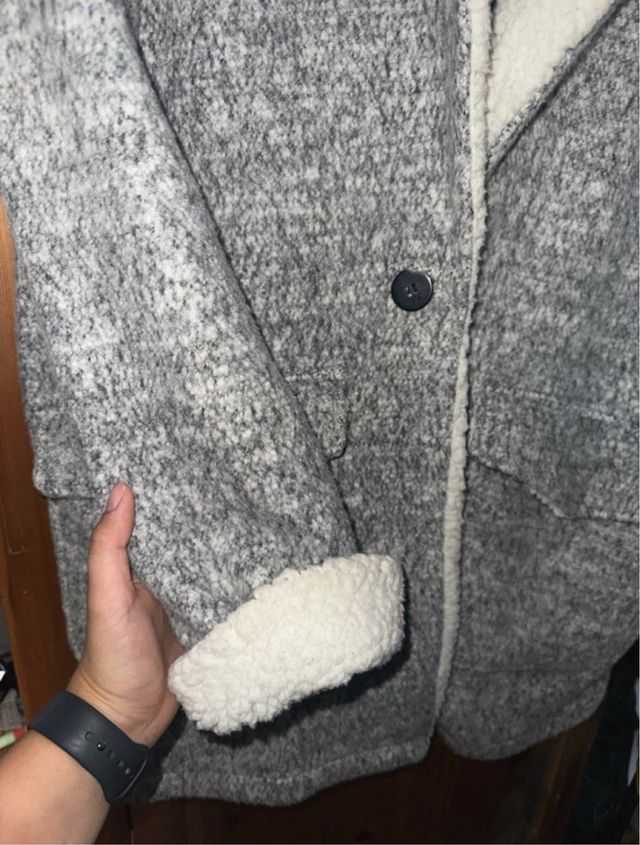 Abrigo Pull & Bear gris L