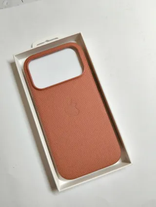 Apple Custodia intrecciata tecnica con MagSafe per iPhone 17 Pro - Siena