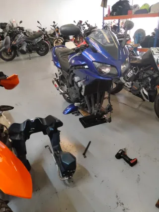 Yamaha FZS600 Fazer A2