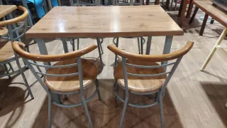 Conjunto mesas y sillas para bar