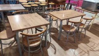 Conjunto mesas y sillas para bar