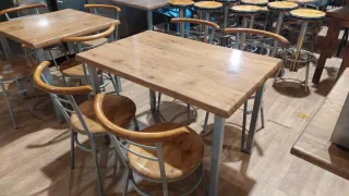 Conjunto mesas y sillas para bar
