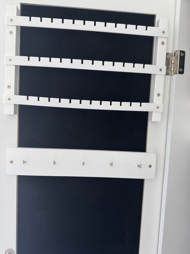 Espejo cuerpo entero con joyero