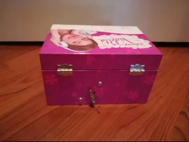 Joyero y manta Violetta