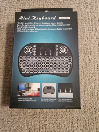 Mini Teclado Inalámbrico con Touchpad