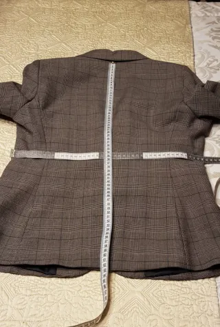 Traje de chaqueta gris y azul