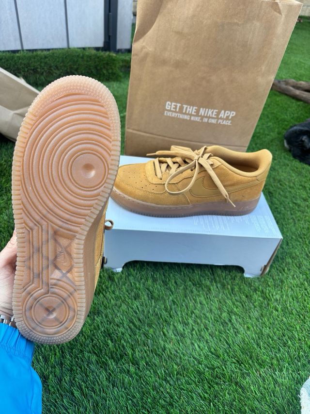 Nike Air Force 1 LV8 Beige/Marrón