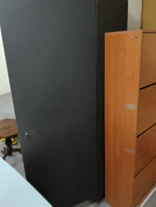 Armadio metallico grigio