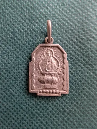 Medalla Virgen de la Cabeza entronizada antigua