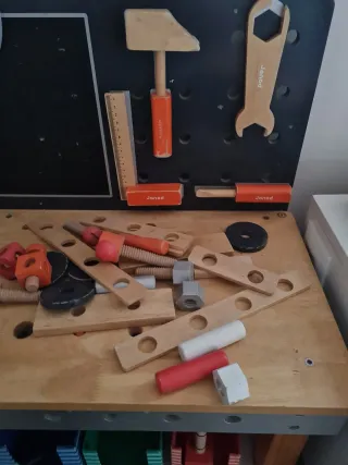 Banco de trabajo de madera para niños