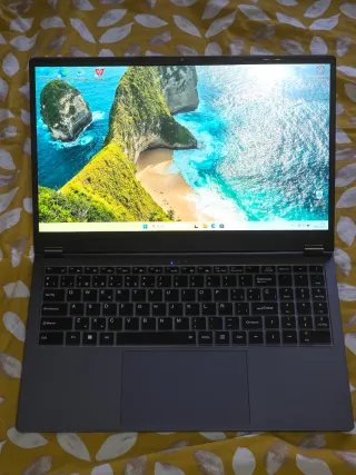 Portátil AMD Ryzen 3 16GB RAM 512GB SSD