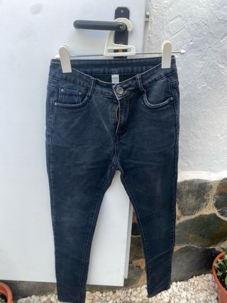 Pantalón vaquero gris oscuro talla M
